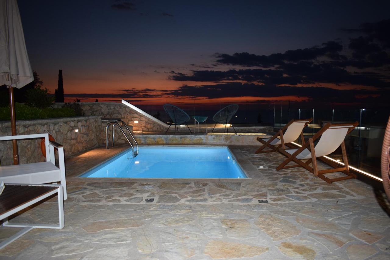 Villa Thetis With Private Pool Where The Sunsets Fade Away Agios Nikitas Exterior photo